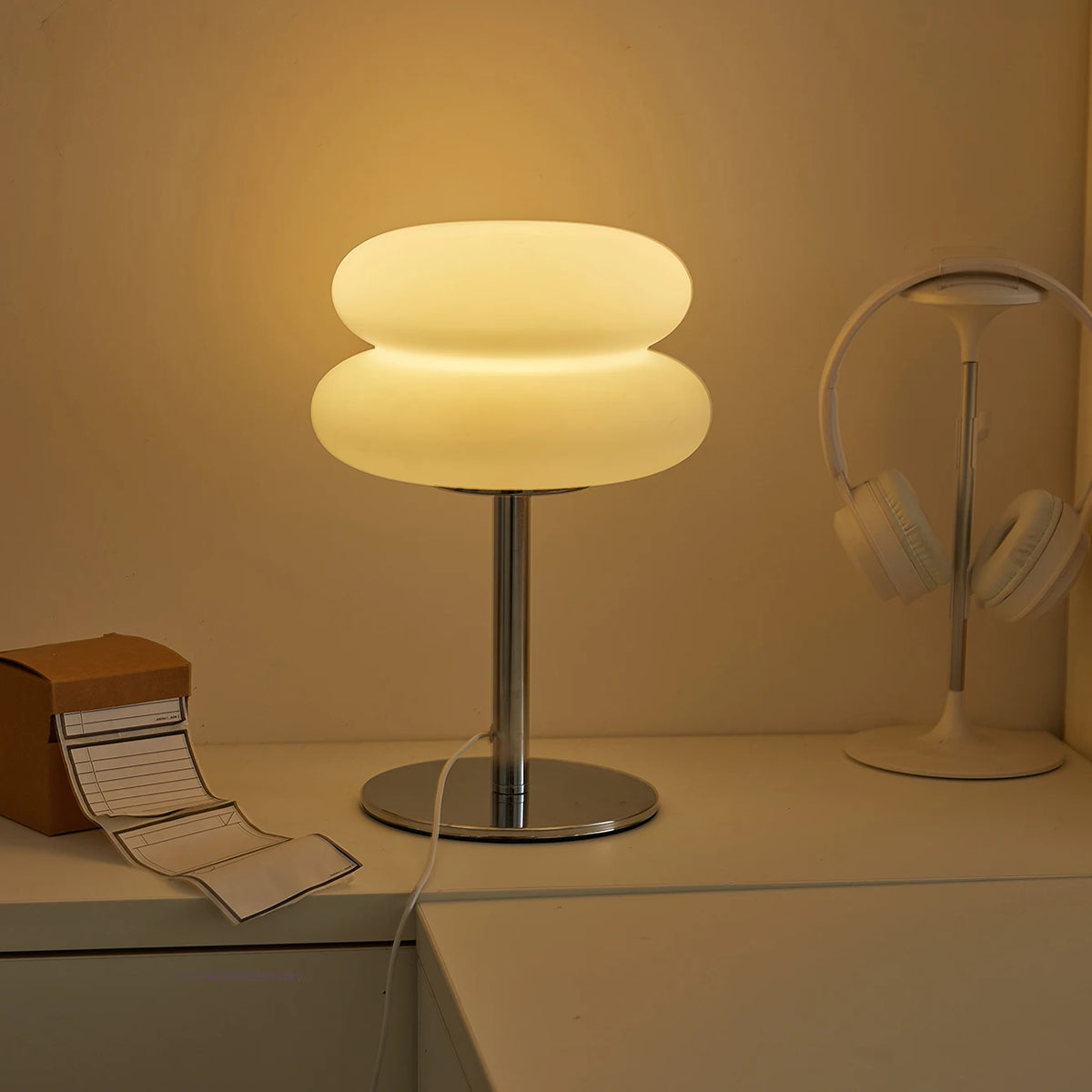 Bauhaus Table Lamp Plastic Lampshade Bedroom Bedside Living Room Nordic Mushroom Lamp 9-Level Brightness Dimming Ambient Light
